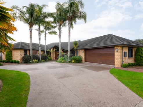 14 Jaemont Court, Huntington