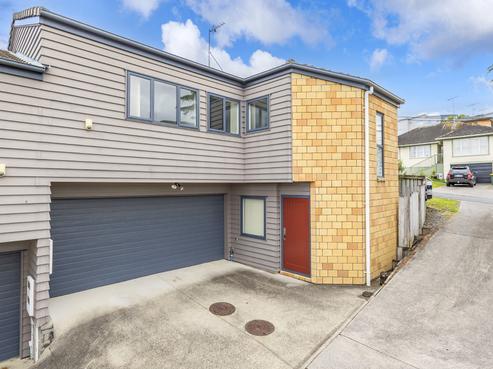 3 Woodall Place, Totara Vale
