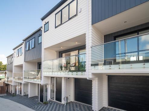 4/18 Sylvan Crescent, Te Atatu South