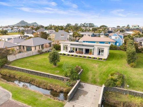 598 Waterways Parade, Pauanui