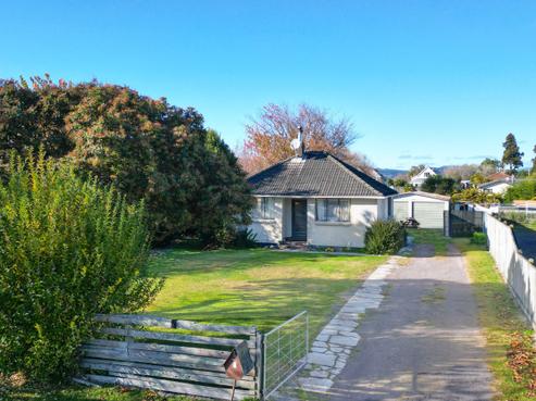 8 Island View Road, Western Heights