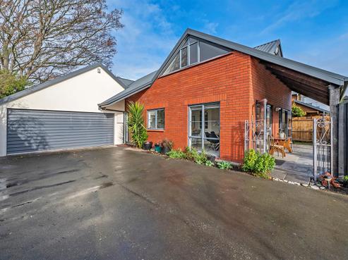 24A Blighs Road, Strowan