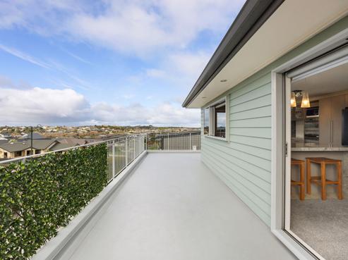 15 Evergreen Rise, Grandview Heights