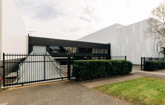 MINT MARGOT STREET SHOWROOM / WAREHOUSE
