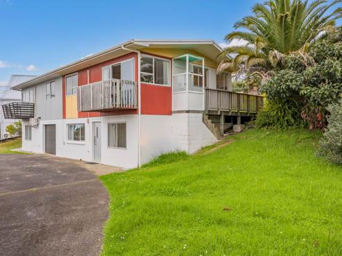 2/15 Marina Road, Torbay