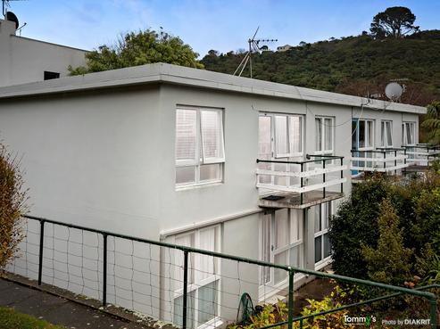 9/306 Karori Road, Karori