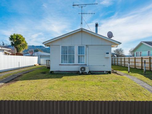 218 Te Rangitautahanga Road, Turangi