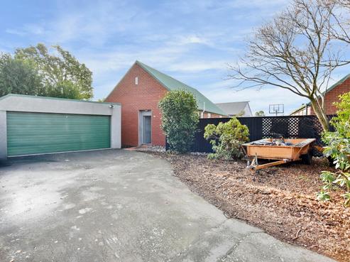 35A Larch Place, Casebrook