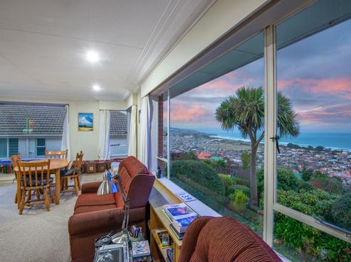 139 Easther Crescent, Kew
