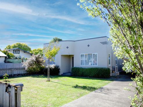 902 Queen Street East, Parkvale