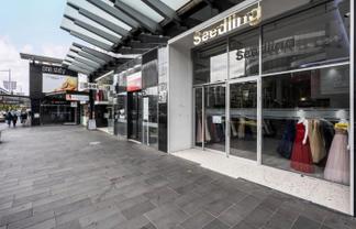 High profile retail/hospitality on Broadway