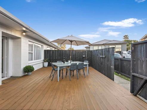 1/9 Plumley Crescent, Mangere