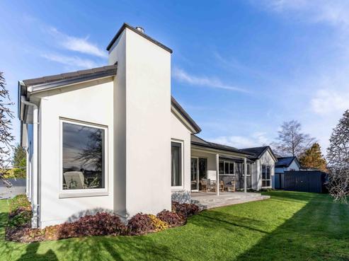 78 Great North Road, Winton