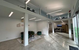 Modern Newmarket Office