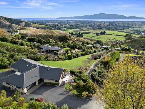 123 Aston Road, Waikanae