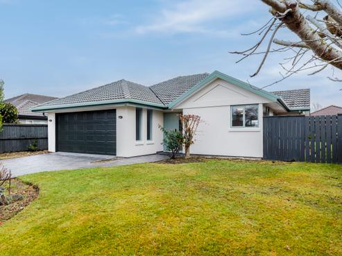 5 Bering Street, Northwood