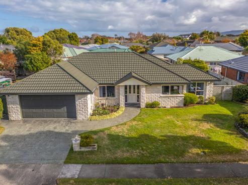 66 Guildford Drive, Paraparaumu