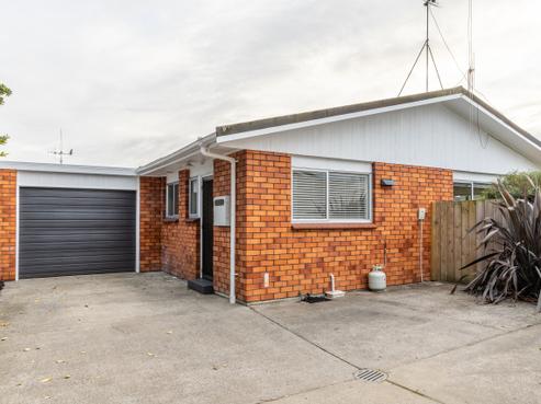2/203 Galloway Street, Hamilton East