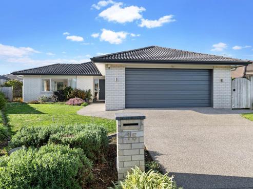 15 Tongeren Square, Karaka