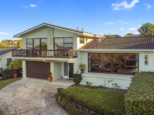 19 Maple Avenue, Dinsdale