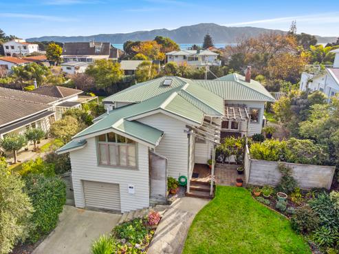 43 Golf Road, Paraparaumu Beach