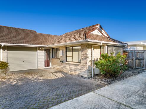 54B Linton Street, West End