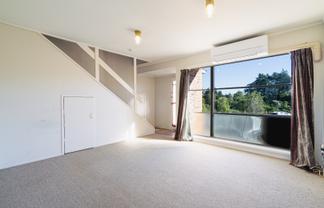3/689  (LM) Great South Road, Otahuhu