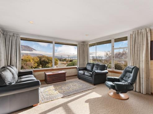 61 Manuka Crescent, Wanaka