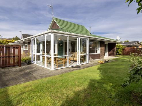 6A Wakefield Grove, Waikanae