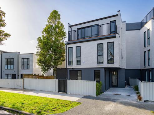 2B Dunkirk Road, Panmure