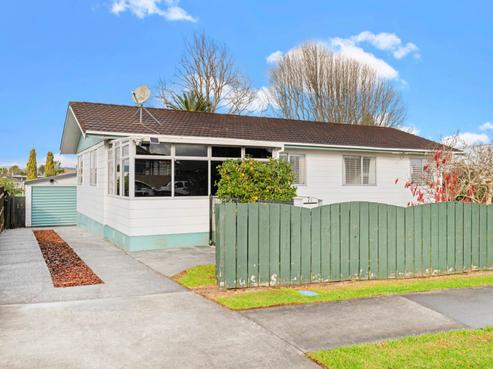 2C Youngs Road, Papakura