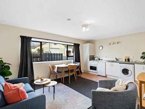 1/52 Russell Terrace, Berhampore