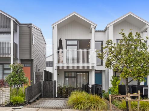 7 Wai Place, Massey