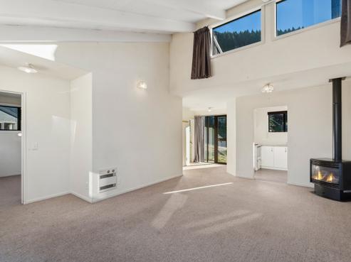 6A Dart Place, Fernhill/Sunshine Bay