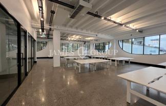 STYLISH GREYS AVENUE OFFICE