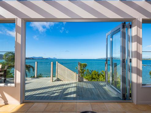 100 Beach Road, Onerahi