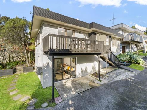 2/16 Malters Place, Browns Bay