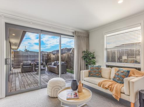12 Hart Road, Richmond