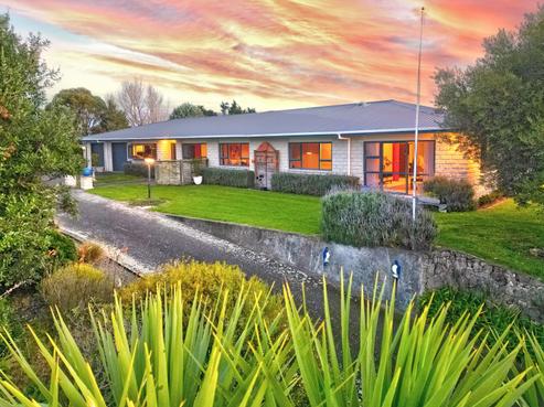 19 Dickens Lane, Otamatea