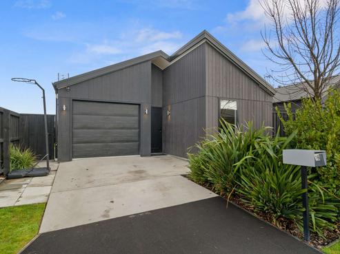 16 Billy T Lane, Rolleston