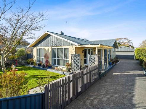 22 Kathleen Crescent, Hornby