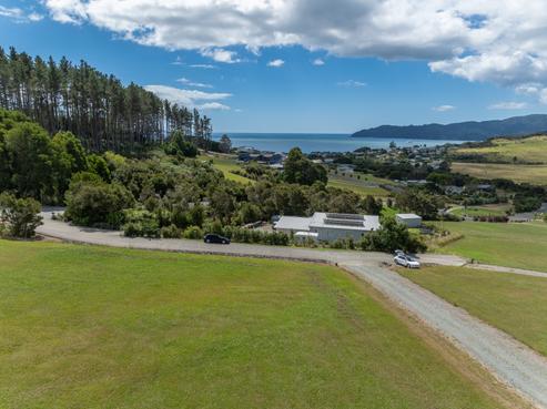 2 Frazer Place, Coopers Beach
