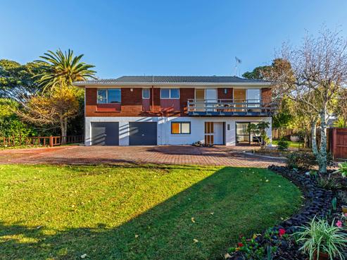 13 Tarahanga Street, Northcote