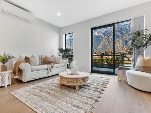8 McGibbon Lane, Jacks Point