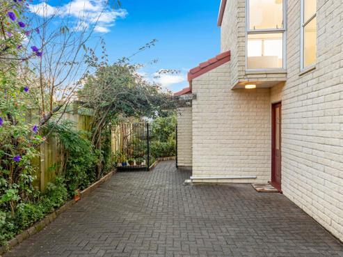 23A Inverary Avenue, Epsom