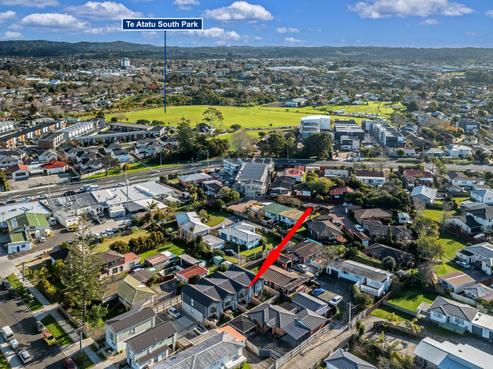10E Roberts Road, Te Atatu South
