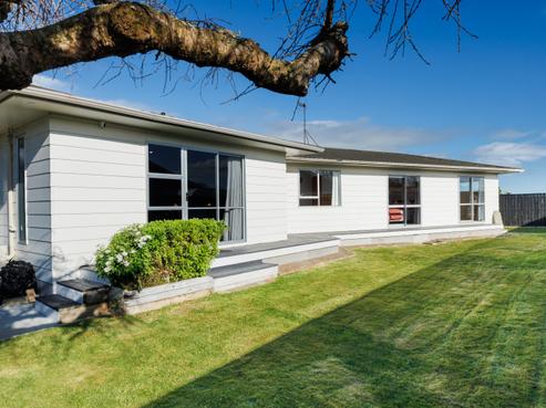 28 Cascade Crescent, Westbrook