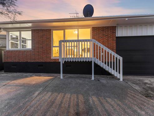2/1 Grassways Avenue, Pakuranga