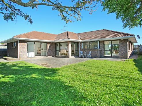 52 Bob Charles Drive, Golflands