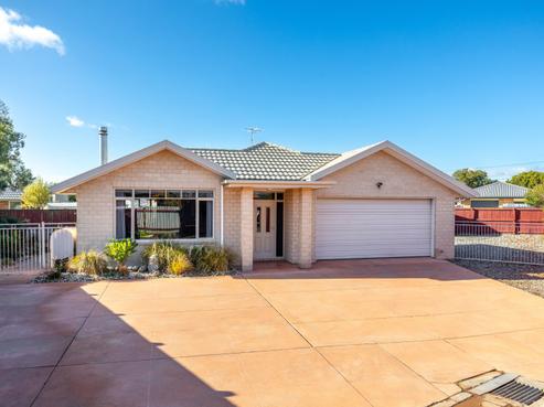 15 Burleigh Road, Redwoodtown